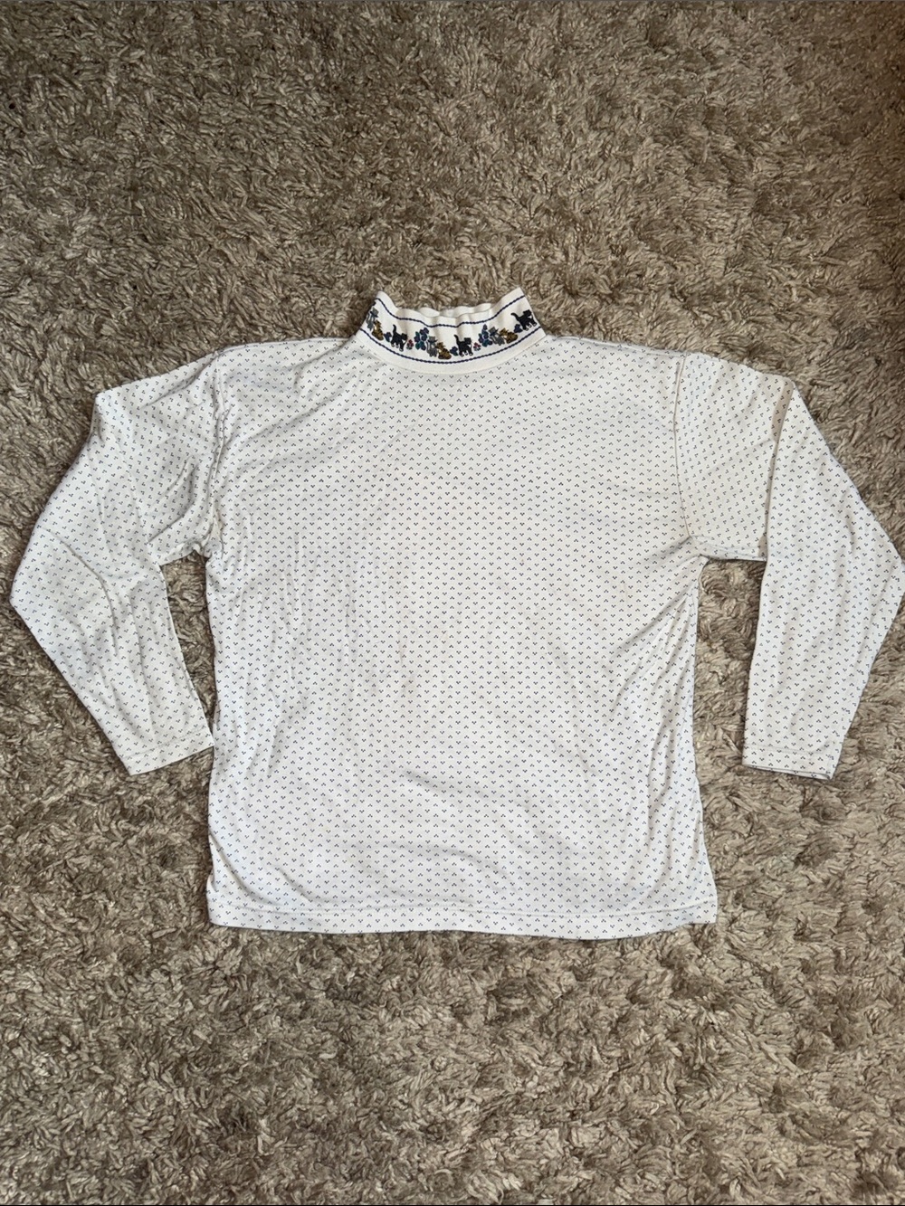 Vintage White Mock Neck Long Sleeve Top Floral Kitten Trim Design
